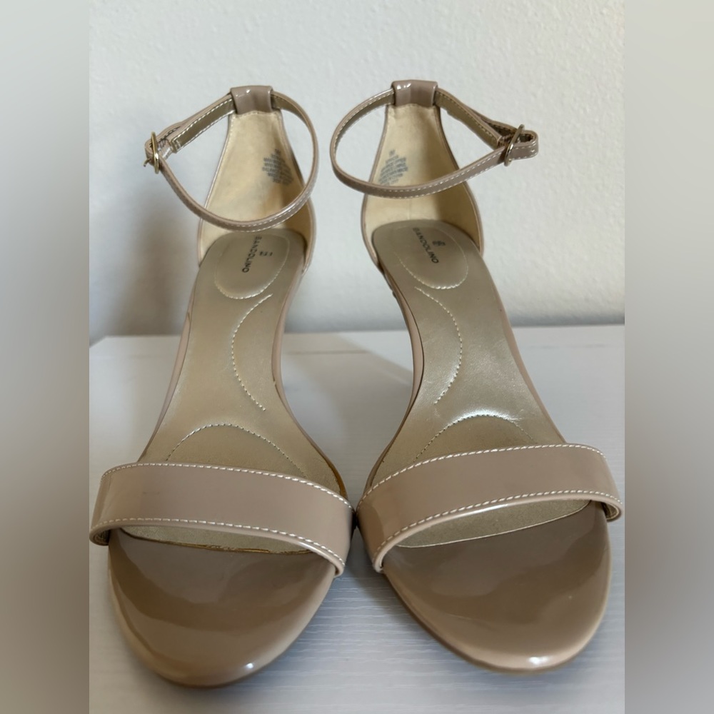 Bandolino Women's Madia Dress Sandal, Café Latte color, Size 9 - Picture 4 of 5